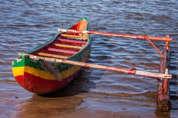 Rastafari ausleger kanu — Stockfoto