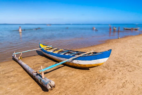 Malagasy canoa Outrigger — Fotografia de Stock