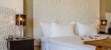 Güzel otel yatak odası