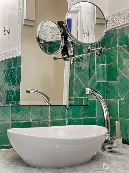 Designed white washbasin — Stock Photo, Image