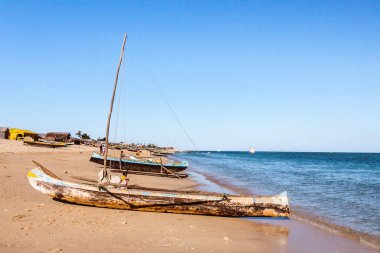 Madagaskar geleneksel outrigger Kano
