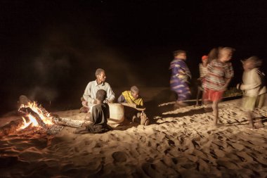 Madagaskar köylüler dans