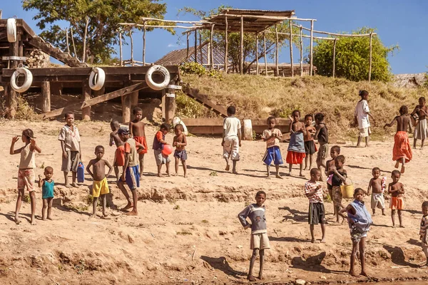 Niños de la aldea tribal —  Fotos de Stock