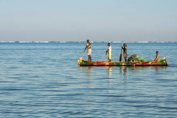 Madagaskarlı balıkçılar balıkçılık sahne — Stok fotoğraf