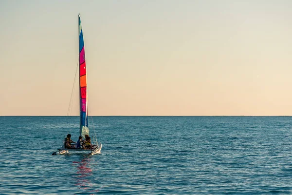 Catamaran Hobie chat — Photo