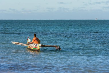 Kürek çeken kötü niyetli balıkçı