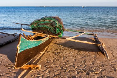 Karaya Madagaskarlı outrigger Kano