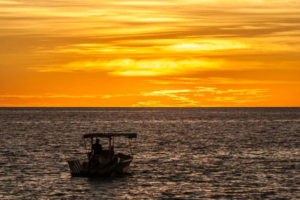 Pôr do sol no mar — Fotografia de Stock