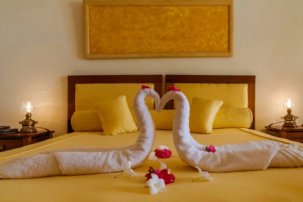 Романтические два полотенца — стоковое фото