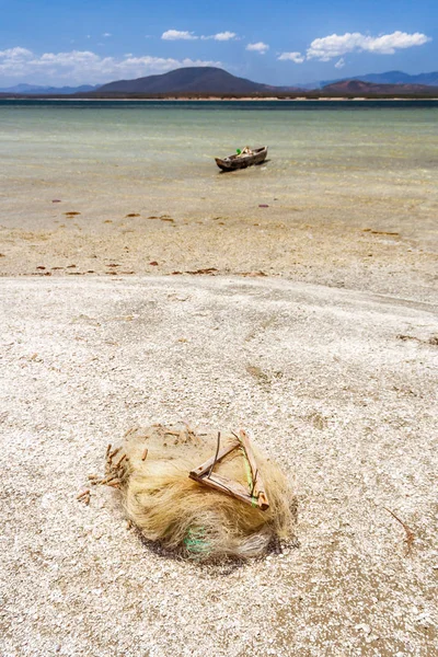 Fischerboote und Fischernetz — Stockfoto