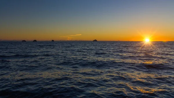 Solnedgång vid havet — Stockfoto