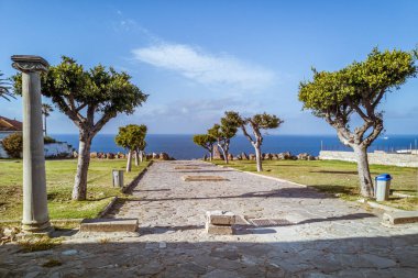 Fenike mezarlığı.