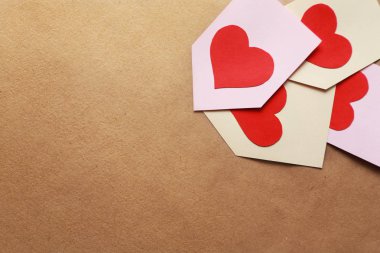 Kırmızı kalp, Sevgililer günü kartı