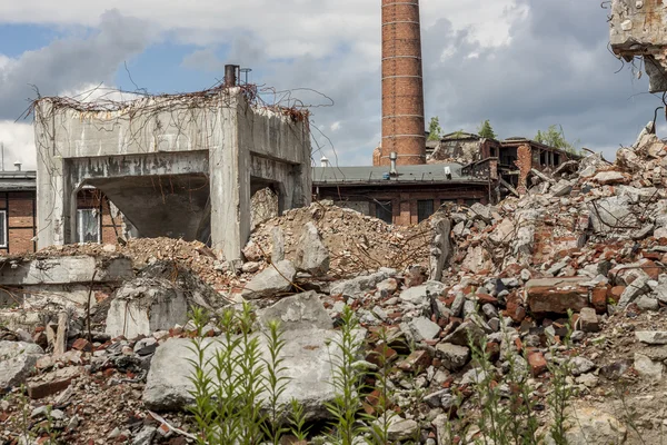 Руины бумажной фабрики - Калеты, Польша . — стоковое фото