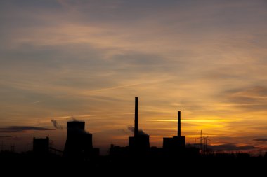 Power station - gündoğumu
