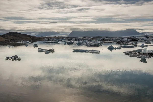 Lagoa do Jokulsarlon - Islândia . — Fotografia de Stock