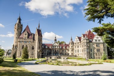 Görünüm Moszna Castle - Polonya, Avrupa.