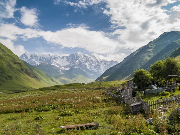 Pueblo de Ushguli. Europa, Cáucaso, Georgia . — Foto de Stock