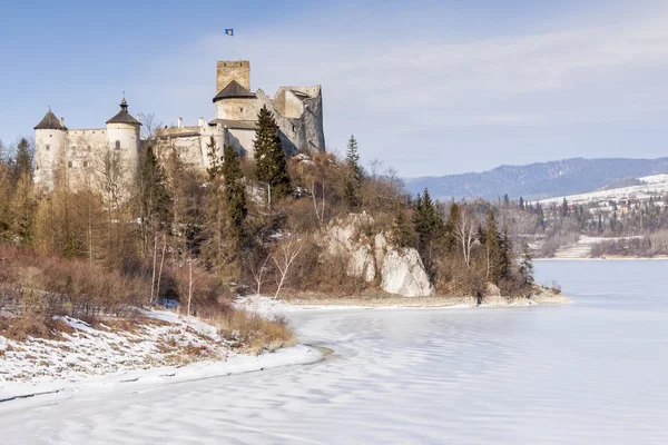 Niedzica kasteel in Polen. — Stockfoto