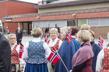 Verdal, Norveç'te okul öncesi parde insanlar.