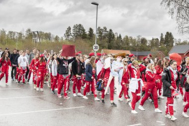 Verdal, Norveç'te okul öncesi parde insanlar.