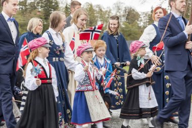 Verdal, Norveç'te okul öncesi parde insanlar.