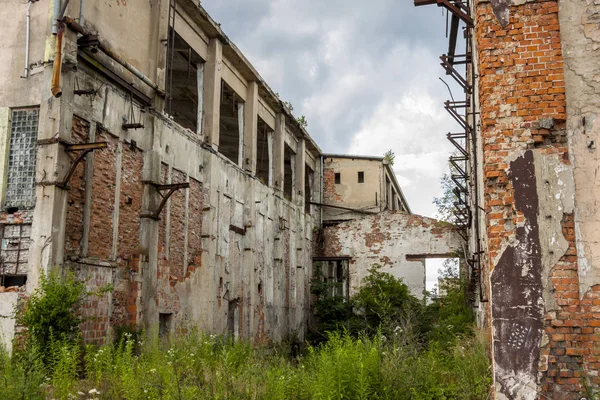 Ruinerna av pappersbruk - Kalety, Polen. — Stockfoto