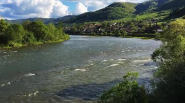 Hızlı Nehri - Polonya.