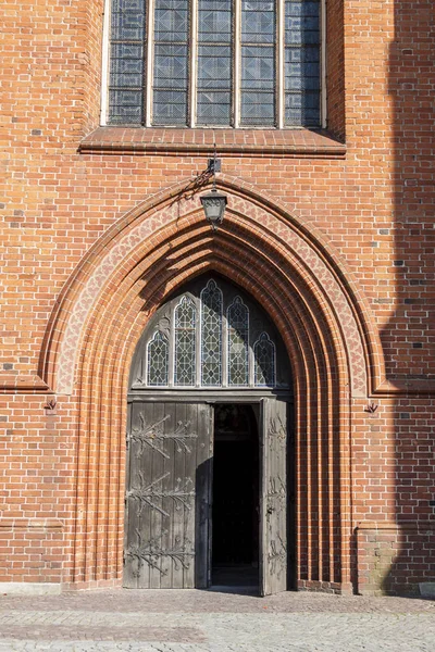 Ingången till katedralen i Pelplins - Polen — Stockfoto