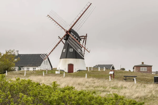 Mando adada - Danimarka yel değirmeni — Stok fotoğraf