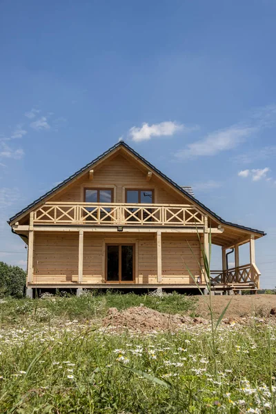 Modernes Holzhaus — Stockfoto