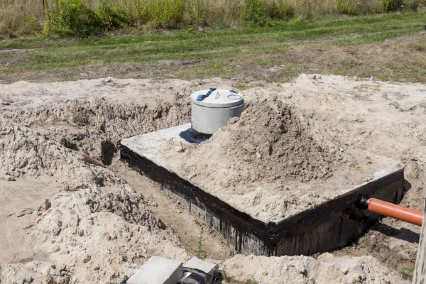 Nouvelle fosse septique en béton — Photo