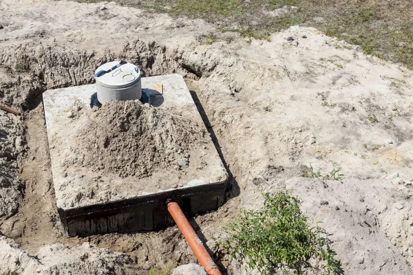 Nieuwe betonnen septische tank — Stockfoto