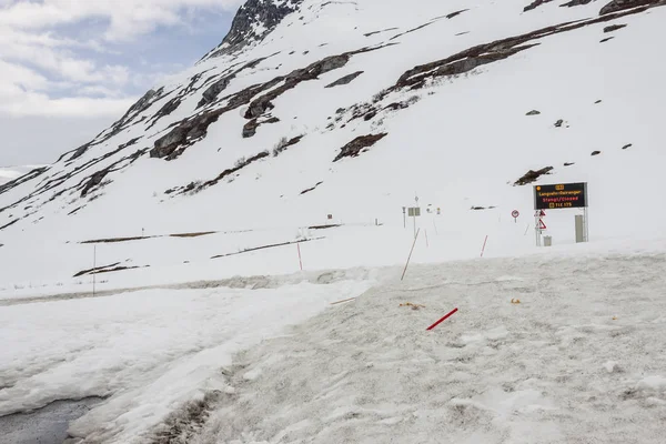 封闭道路63至 Geiranger-挪威. — 图库照片