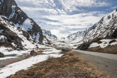 Yol için Norveç'te en yüksek geçiş.