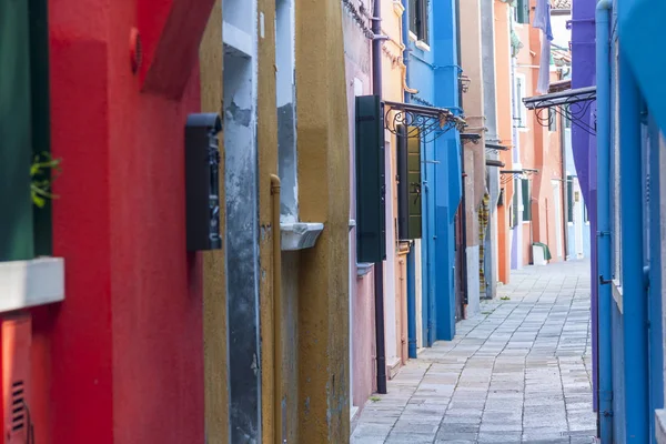 Maisons colorées sur Burano — Photo