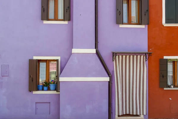 Kleurrijke huizen op burano — Stockfoto