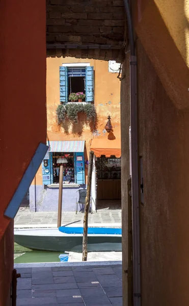 Case colorate a Burano — Foto Stock