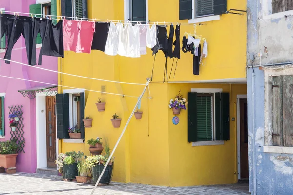 Case colorate a Burano — Foto Stock