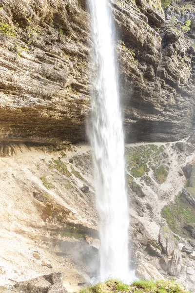 Cascada de Pericnik en Eslovenia . — Foto de Stock