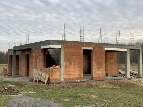 Family brick house under construction — Stock Photo, Image