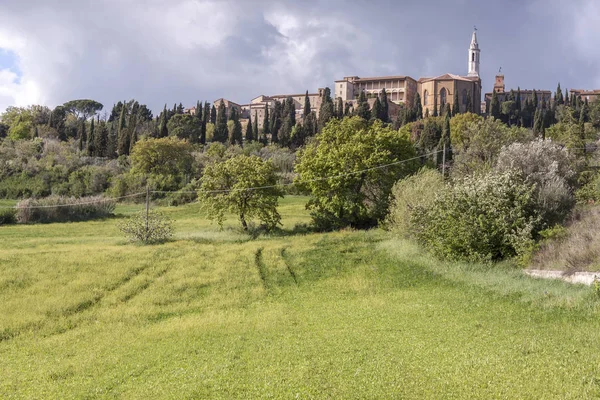 Paisagem da Toscana perto da aldeia Pienza . — Fotografia de Stock