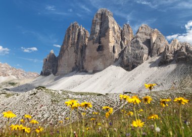 Drei Zinnen veya Tre Cime di Lavaredo, İtalyan Alpleri