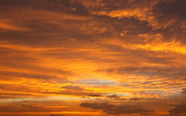 Akşam güzel gökyüzü günbatımı manzarası