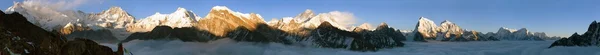 Vista del Monte Everest, Lhotse, Makalu e Cho Oyu — Foto Stock