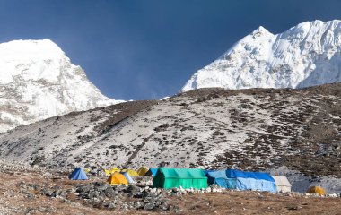 Temel kampı, Island Peak (Korece Tse) Everest Dağı yakınlarında