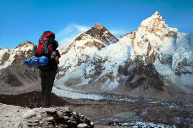 Everest Dağı turizm ile akşam görmek