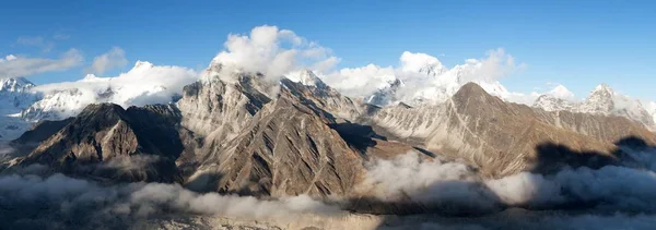 Panorama van Mount Everest, Lhotse, Makalu en Cho Oyu — Stockfoto