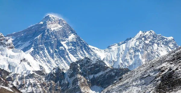 Góry Mount Everest od Dolina Gokyo — Zdjęcie stockowe