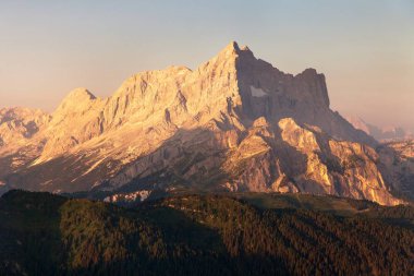 Sabah görünümünü Mount Civetta, Dolomites Alp Dağları